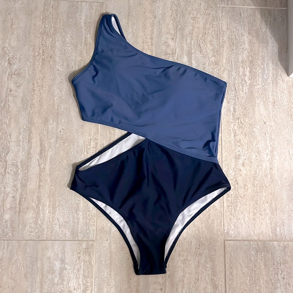 Cutout one piece swim suit one shoulder